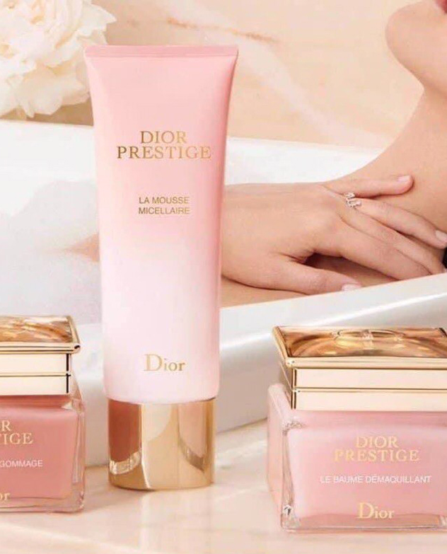 Dior Prestige La Mousse Micellaire โฟมล้างหน้าจากสารสกัด Rose De Granville กลิ่นหอมหรูหรา ให้คุณผ่อนคลายขณะล้างหน้า ดั่งทำสปาหรู  